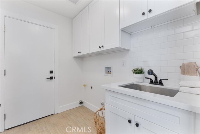 Detail Gallery Image 20 of 49 For 10900 Remmet Ave, Chatsworth,  CA 91311 - 5 Beds | 3 Baths