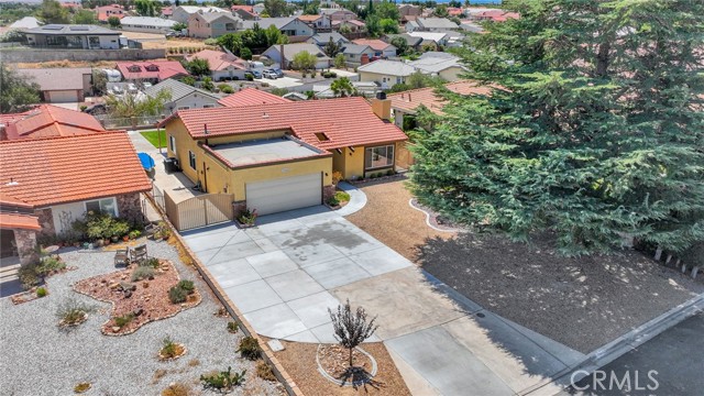 17965 Fremontia Lane, Victorville CA: https://media.crmls.org/medias/9bbb7456-ce8d-44de-8234-14ed1f605fbb.jpg