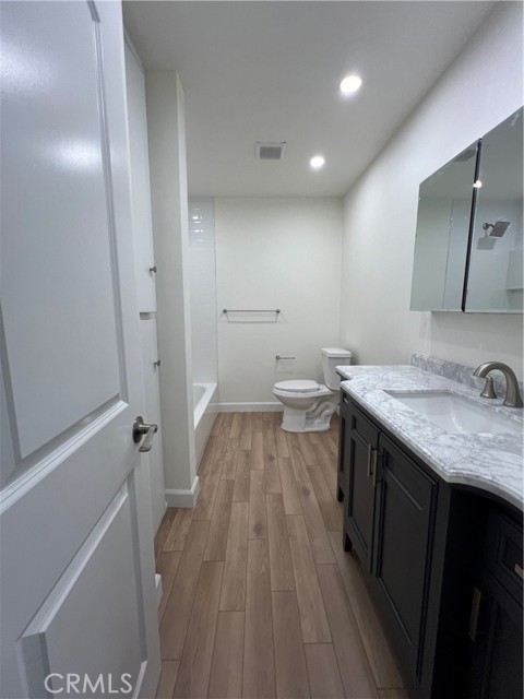 Detail Gallery Image 15 of 27 For 12314 Breezewood Dr #B,  Whittier,  CA 90604 - 2 Beds | 1/1 Baths