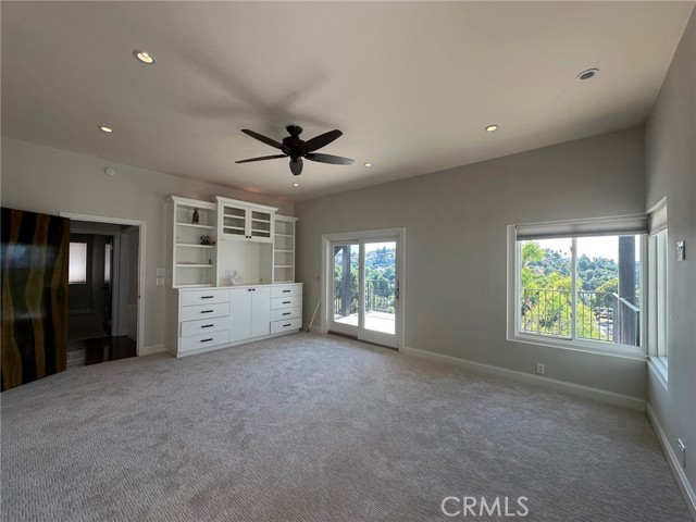 Detail Gallery Image 16 of 72 For 5247 Calatrana Dr, Woodland Hills,  CA 91364 - 3 Beds | 3 Baths