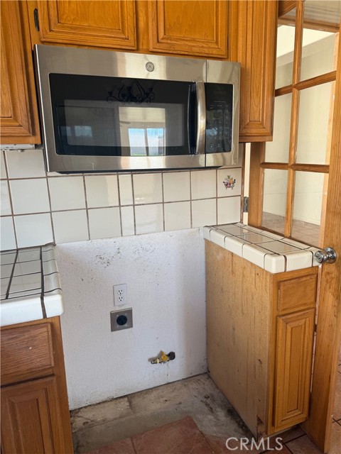 Detail Gallery Image 3 of 25 For 12590 High Desert, Victorville,  CA 92392 - 4 Beds | 2 Baths