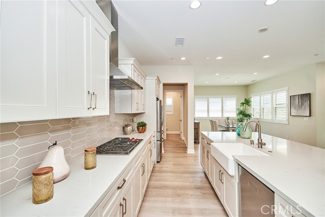 133 Aspect, Irvine CA: https://media.crmls.org/medias/9bbc359a-fb84-4ad0-8b3c-0af8a2d80e4c.jpg