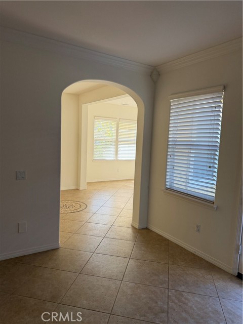 Detail Gallery Image 4 of 22 For 317 Commons Park Dr, Camarillo,  CA 93012 - 5 Beds | 3 Baths