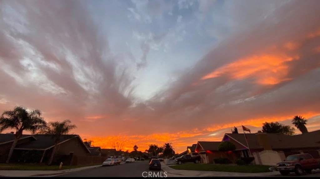 https://media.crmls.org/medias/9bbe041e-41ee-4010-a274-1b7c326ce621.jpg?preset=X-Large