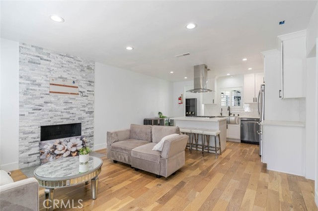 7315 Jamieson Avenue, Reseda CA: https://media.crmls.org/medias/9bbe397d-c923-469f-8e28-c0415c4330c0.jpg