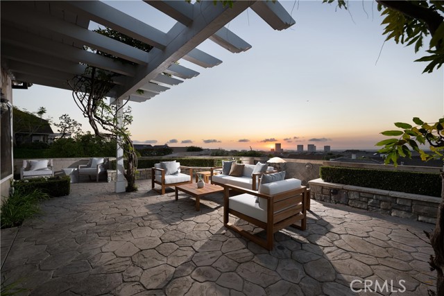 Detail Gallery Image 6 of 54 For 2001 Yacht Resolute, Newport Beach,  CA 92660 - 3 Beds | 2/1 Baths