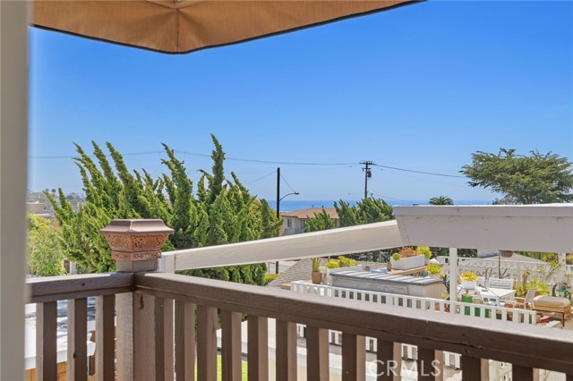 Detail Gallery Image 3 of 30 For 215 Monterey Dr, Laguna Beach,  CA 92651 - 2 Beds | 2/1 Baths