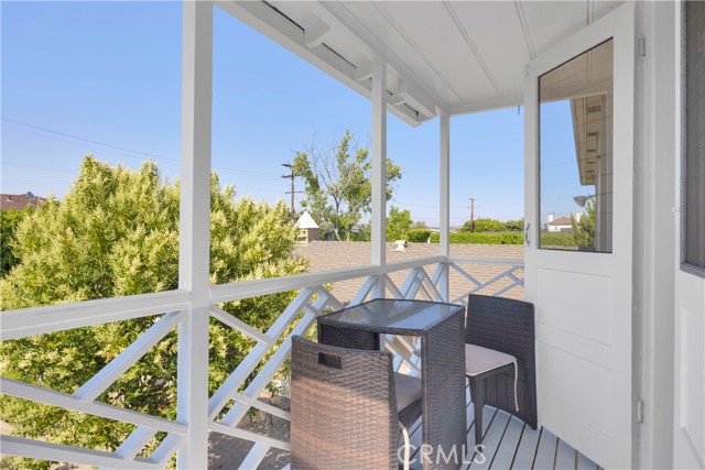 929 E Marshall Place, Long Beach CA: https://media.crmls.org/medias/9bbf47fa-abda-4223-ba2d-9f927bf2fae1.jpg