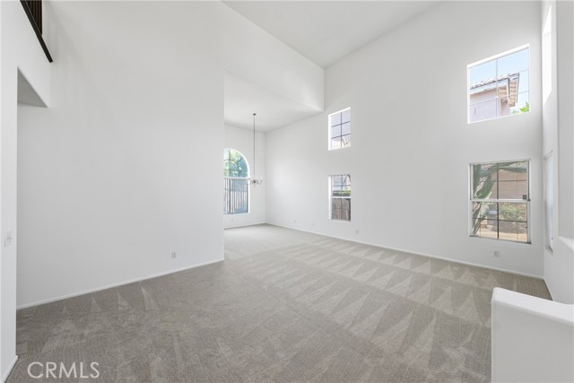 Image 8 of 40 For 39323 Corte Alisos