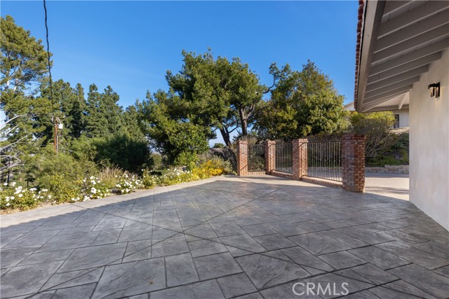34 Deerhill Drive, Rolling Hills Estates, California 90274, 4 Bedrooms Bedrooms, ,3 BathroomsBathrooms,Residential,Sold,Deerhill,SB22242492