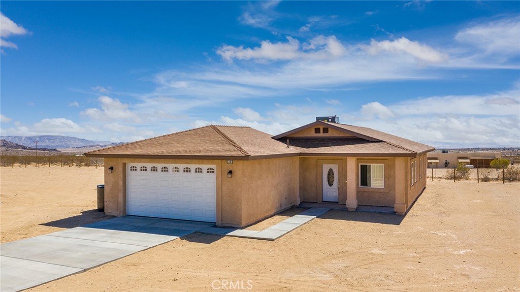 1076 Trail Avenue, Landers, CA 92285