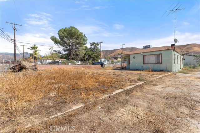 1393 Ward Way, Mentone CA: https://media.crmls.org/medias/9bc036d3-8c74-4765-961d-84c7fbf84c4b.jpg