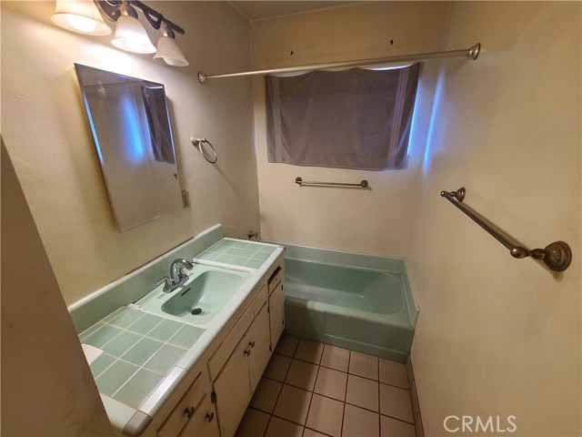 7938 Chantry Avenue, Fontana CA: https://media.crmls.org/medias/9bc04868-a902-4f67-94a4-0d03a7b8e952.jpg