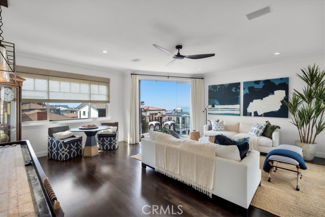 Detail Gallery Image 23 of 66 For 215 19th St, Manhattan Beach,  CA 90266 - 4 Beds | 5 Baths