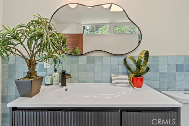 Detail Gallery Image 12 of 36 For 7010 Loyal Trl, Los Angeles,  CA 90068 - 2 Beds | 3 Baths