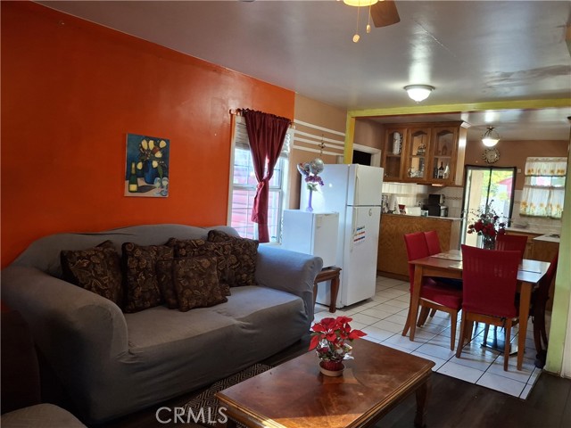 Detail Gallery Image 12 of 16 For 8024 Katherine, Panorama City,  CA 91402 - 2 Beds | 1 Baths