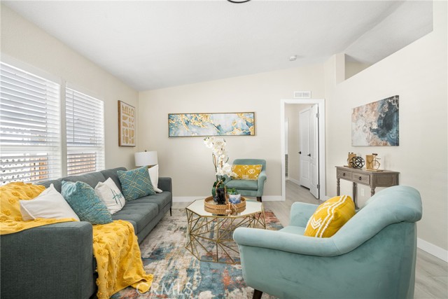 Detail Gallery Image 10 of 37 For 22111 Newport Ave #130,  Grand Terrace,  CA 92313 - 4 Beds | 2 Baths