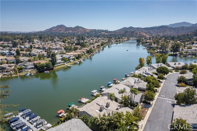 2219 Westshore Lane, Westlake Village CA: https://media.crmls.org/medias/9bc1d26e-4347-4a5c-bbe9-e2e15286b63a.jpg