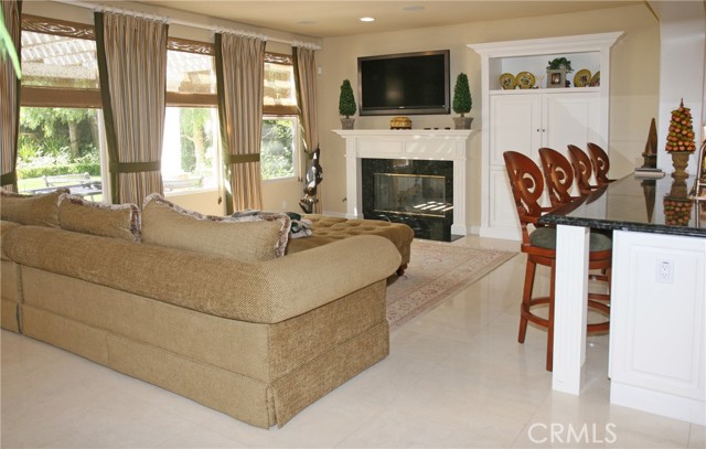 6386 Silent Harbor Drive, Huntington Beach CA: https://media.crmls.org/medias/9bc329a3-7547-485b-9cfe-2a5b381c61a0.jpg