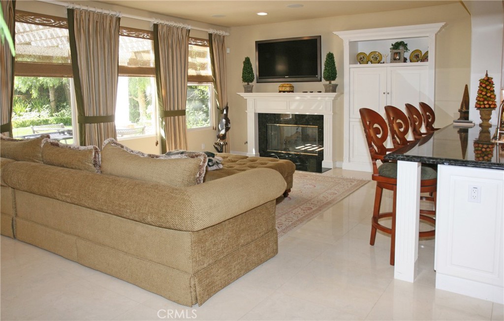 MLS #OC25175957 img 10