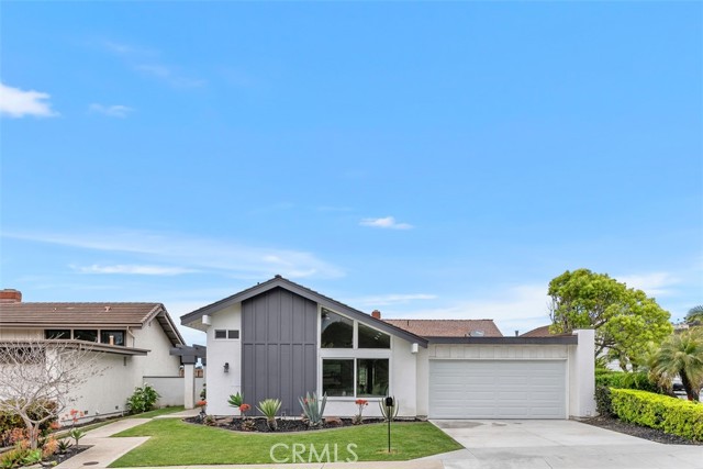 625 Calle Miguel, San Clemente CA: https://media.crmls.org/medias/9bc3bb12-98fb-49f7-85a5-5c22847ecabf.jpg