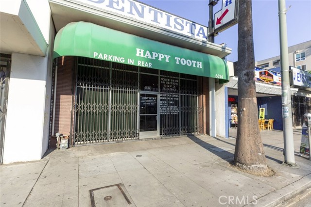 6624 Van Nuys Boulevard, Van Nuys CA: https://media.crmls.org/medias/9bc4bf01-62ba-45a4-b5ae-4ece72b4cd5e.jpg