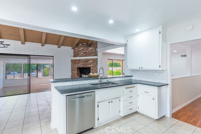 Detail Gallery Image 27 of 47 For 6563 Bianca, Van Nuys,  CA 91406 - 3 Beds | 2 Baths