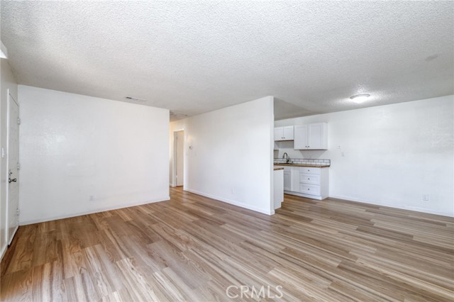 Detail Gallery Image 13 of 20 For 1221 N Peach Ave #101,  Fresno,  CA 93727 - 2 Beds | 1 Baths