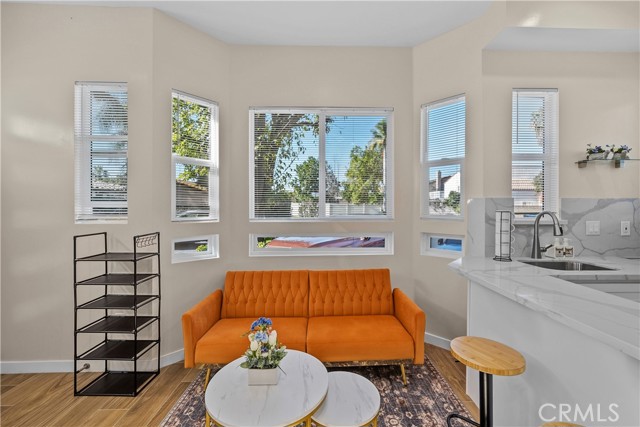 Detail Gallery Image 16 of 33 For 6920 1/2 Loma Verde, Canoga Park,  CA 91303 - 3 Beds | 3 Baths