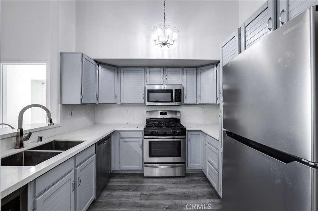 MLS #OC25259369 image #8