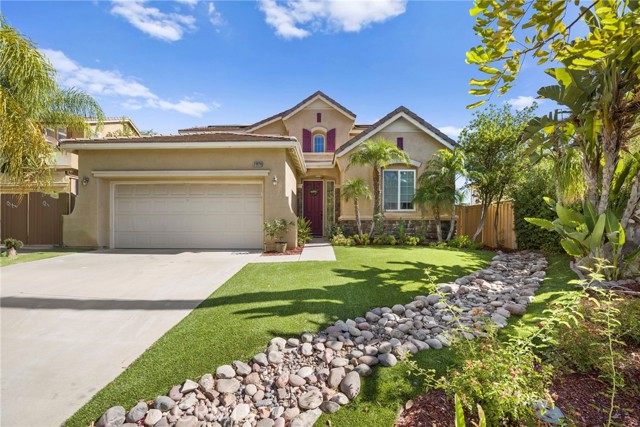 Detail Gallery Image 3 of 57 For 31920 Cedarhill, Lake Elsinore,  CA 92532 - 5 Beds | 3/1 Baths