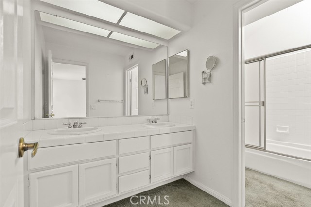 Detail Gallery Image 27 of 64 For 24436 Hampton Dr #C,  Valencia,  CA 91355 - 2 Beds | 2/1 Baths