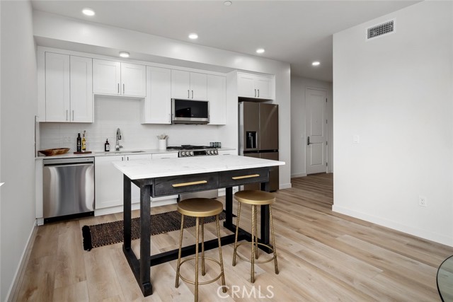 2475 Victoria Ave., San Luis Obispo CA: https://media.crmls.org/medias/9bc84434-fff2-4a71-8c00-7ea6612cf347.jpg