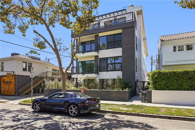 Detail Gallery Image 1 of 28 For 715 N Alfred #3,  West Hollywood,  CA 90069 - 1 Beds | 2 Baths