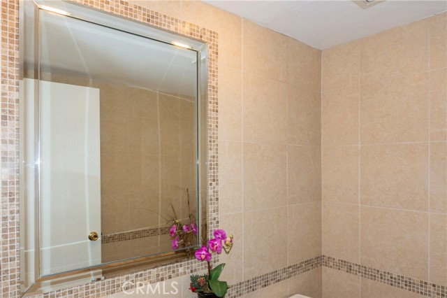 18410 Alexander Ave, Cerritos CA: https://media.crmls.org/medias/9bc9b2e4-94bb-4a13-8c04-26b55e20d89b.jpg