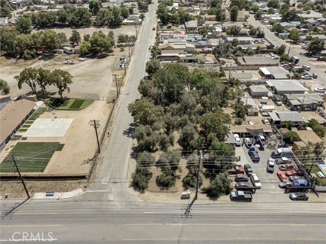 5 Grand, Lake Elsinore CA: https://media.crmls.org/medias/9bc9e6d7-f340-4869-bb2e-c71a42d3e03e.jpg