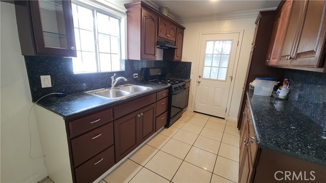 Detail Gallery Image 10 of 26 For 1328 N Moraga St, Anaheim,  CA 92801 - 4 Beds | 2 Baths