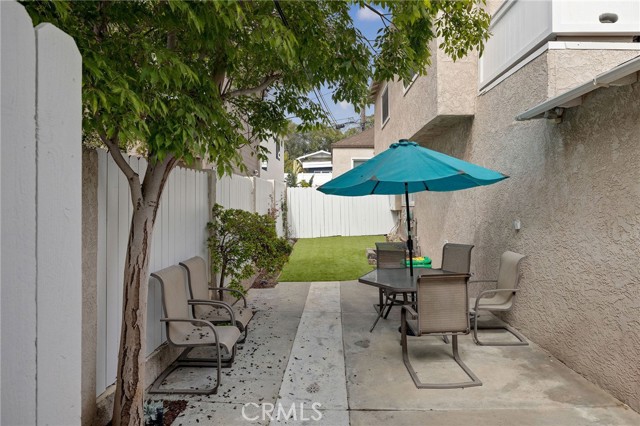 Detail Gallery Image 10 of 37 For 551 Avenue B, Redondo Beach,  CA 90277 - 3 Beds | 2/1 Baths