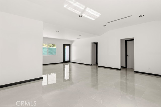 Detail Gallery Image 6 of 33 For 7943 Ledge Ave, Sun Valley,  CA 91352 - 3 Beds | 3 Baths