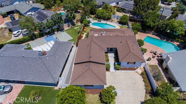 23853 Hatteras Street, Woodland Hills CA: https://media.crmls.org/medias/9bcab3c3-5d6f-4e8e-b567-f7aa475934c7.jpg