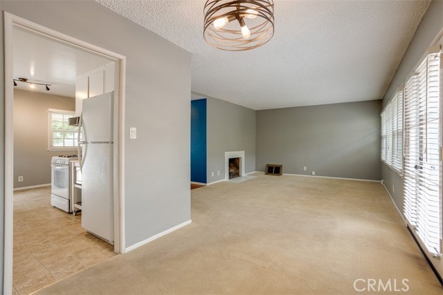 Detail Gallery Image 12 of 35 For 1906 Amber Ln, Burbank,  CA 91504 - 3 Beds | 1 Baths
