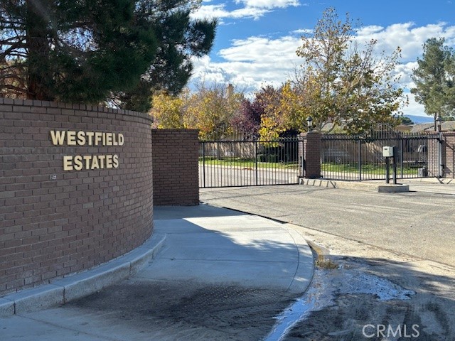 0 Westfield drive, Lancaster CA: https://media.crmls.org/medias/9bcbf5be-487f-4d4c-bc34-d31670101650.jpg