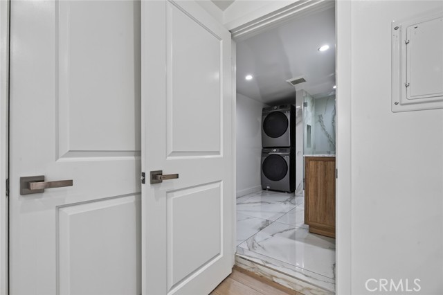 13214 Stagg Street photo 7