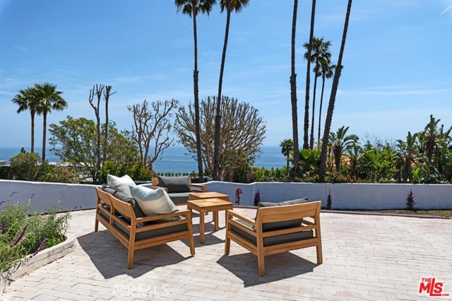 Detail Gallery Image 11 of 15 For 6307 via Cataldo St, Malibu,  CA 90265 - 4 Beds | 3 Baths