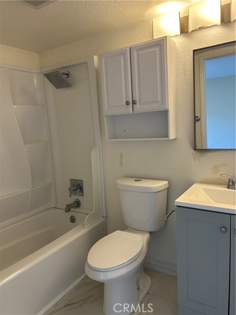 Detail Gallery Image 11 of 14 For 800 Grand Ave #D2,  Diamond Bar,  CA 91765 - 3 Beds | 2 Baths