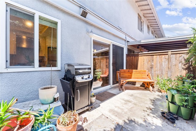 Detail Gallery Image 24 of 29 For 1121 E 1st St, Tustin,  CA 92780 - 2 Beds | 1/1 Baths