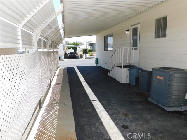 2200 W Wilson Street, Banning CA: https://media.crmls.org/medias/9bcd6db1-7ed4-47da-9624-d992ce19f92c.jpg