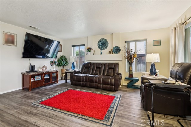 Detail Gallery Image 12 of 28 For 25821 via Kannela, Moreno Valley,  CA 92551 - 4 Beds | 3 Baths