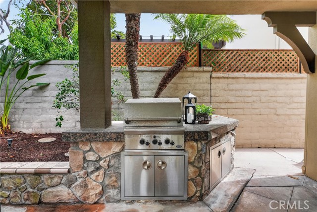 6467 Frampton, Huntington Beach CA: https://media.crmls.org/medias/9bcdffb2-1dc1-43bd-b140-2eb8ab1f5f1d.jpg