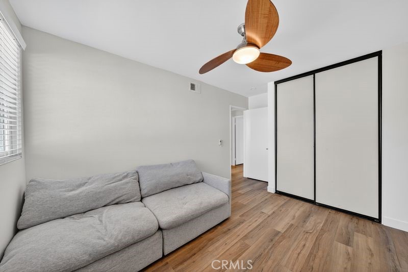 https://media.crmls.org/medias/9bce9b79-5b8d-4bb0-9c81-09a6e0d84075.jpg?preset=X-Large